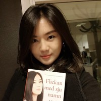Wanita Korut yang berhasil kabur sendirian ini telah membawa keluarganya ke Korsel. Ia kini aktif sebagai aktivis, dan menceritakan kisah hidupnya lewat buku ‘The Girl with Seven Names.’ Foto: dok Instagram hyeonseolee
