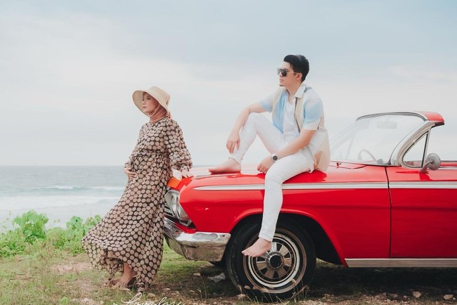 Zaskia Sungkar dan Irwansyah kerap memperlihatkan rasa syukur dan bahagia mereka di Instagram. Salah satunya lewat pemotretan kehamilan yang digarap sejumlah fotografer ternama. Foto: Instagram/@zaskiasungkar15