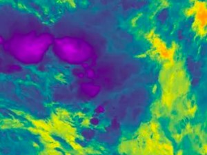 Awan Terdingin Dunia Melayang di Atas Samudera Pasifik