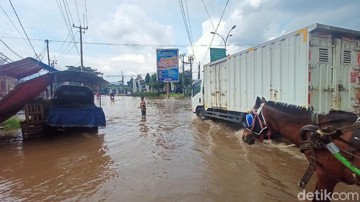 Sempat Diguyur Hujan Deras, Baleendah Bandung Terendam Banjir