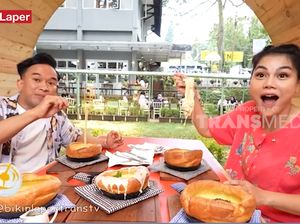 Bikin Laper! Anwar BAB Cicip Pancake Mozarella Kekinian di Bandung