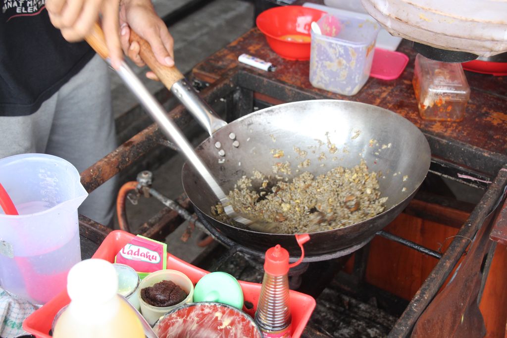 Cumicumi Pandang : Gurih Nampol! Nasi Goreng Cumi dan Crazy Rice Asians