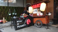 Cumicumi Pandang berlokasi di di Griya Shanta Jl. Soekarno Hatta No.522, Malang. Didirikan sejak 4 November 2019 oleh Ramadhan Putra Riyanto, lulusan Teknik Industri, Universitas Brawijaya.  Foto: detikFood/Luthfi Baihaqy