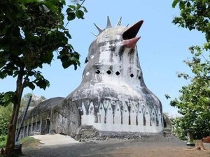 Mengintip Arsitektur Gereja Ayam yang Ternyata Merpati