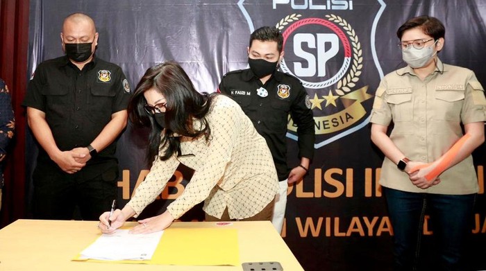 Organisasi Sahabat Polisi Indonesia (SPI) DKI Jakarta baru saja meresmikan dan menempati kantor barunya. Mereka juga turut mendukung kinerja polisi.