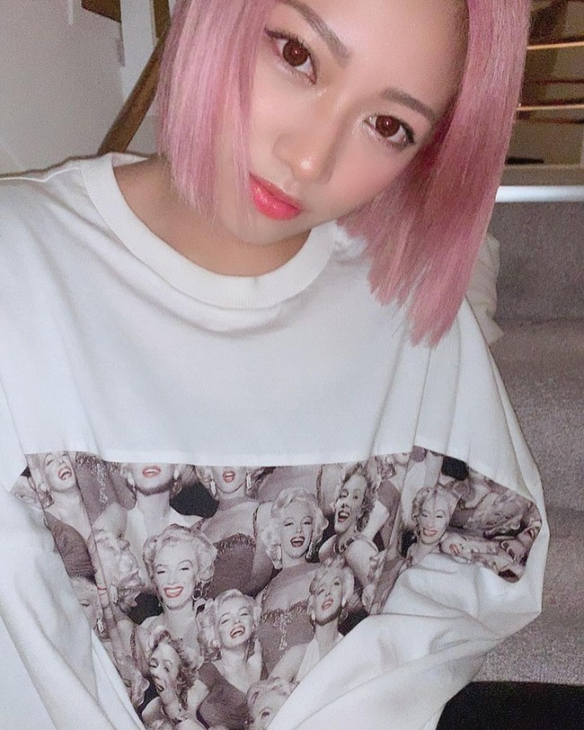 Hana Kimura adalah pegulat asal Jepang yang meninggal setahun lalu. Ia dikabarkan mengakhiri hidupnya karena serangan komentar negatif di media sosial. Usianya saat itu belum genap 23.  Foto: Instagram @hanadayo0903