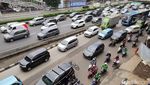 Hingga Siang Hari, Tol Dalkot Masih Macet! Ada Apa?