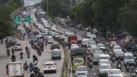 Jelang libur panjang pada Jumat hingga Minggu ini tampak kemacetan saat jam pulang kerja.