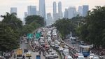 Jalan KH Abdullah Syafei Macet Parah