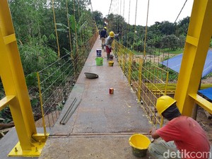 Perjuangan Warga-Relawan Bangun Jembatan Indiana Jones Tanpa Bantuan Pemerintah