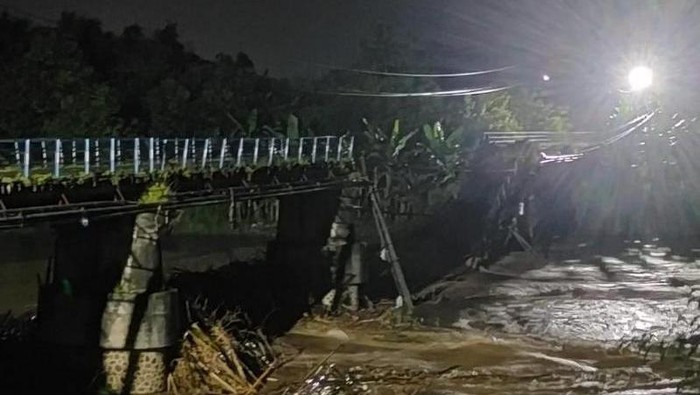 jembatan roboh di madiun