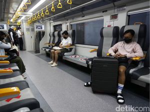 Naik Kereta Bandara Rasa KRL, Berapa Lama Waktu Tempuhnya?