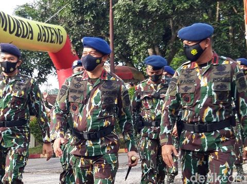Kapolda Jawa Tengah, Irjen Ahmad Luthfi, membuka latihan ketangkasan Brimob Polda Jateng, di Mako Brimob Gunung Kendil, Mojosongo, Boyolali, Kamis (1/4/2021).