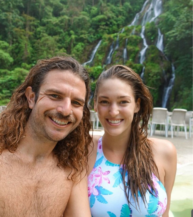 Lee pun tetap melakukan berbagai perjalanan sendiri, maupun bersama dengan traveller lainnya. Dalam Instagram @maxandlee_, mantan kekasihnya Max memberikan penghormatan terakhir untuk Lee. Max menyebut bahwa Lee adalah pribadi yang luar biasa hebat yang berjuang melawan depresi. Foto: Dok. Instagram