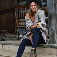 Travel influencer ini tewas karena tertabrak kereta. Influencer bernama Lee MacMillan diduga tewas karena bunuh diri. Foto: Dok. Instagram