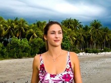 8 Foto Influencer yang Meninggal Tertabrak Kereta, Diduga Bunuh Diri