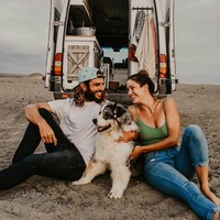 Lee terkenal setelah melakukan perjalanan dengan mantan kekasihnya Max Bidstrup dan tinggal di mobil van. Keduanya kemudian putus di Januari 2020. Foto: Dok. Instagram