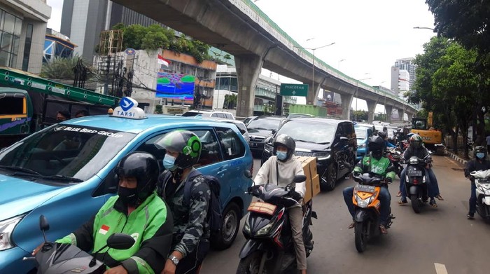 Macet di Jalan Tendean karena Galian