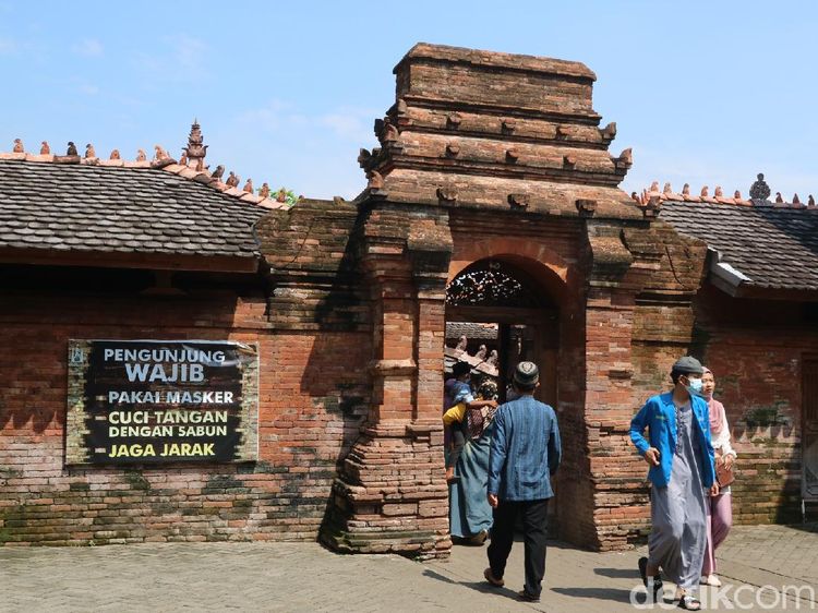 Foto: Makam Sunan Kudus Mulai Dipadati Peziarah Jelang Ramadan