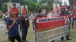 Massa GMN Geruduk Gedung KPK