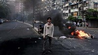 Meski korban terus berjatuhan, para pendemo tidak gentar dan terus beraksi menolak kudeta militer di Myanmar. (STR/AFP)