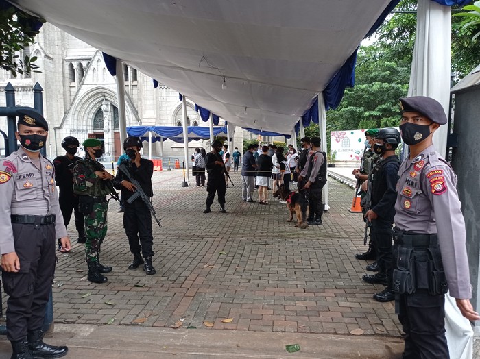 Pengamanan di Gereja Katedral Jakarta (Sachril-detikcom)