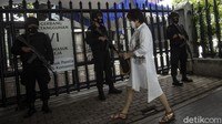 Penjagaan diperketat setelah sebelumnya terjadi teror bom di gereja Katedral Makassar dan juga serangan di Mabes Polri, Jakarta Selatan beberapa waktu lalu. 