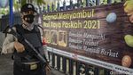 Penjagaan Gereja Katedral Jelang Pekan Suci Paskah