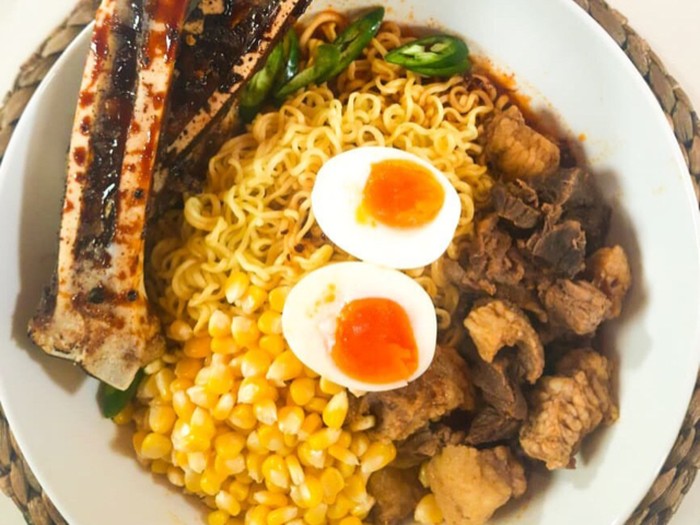 Ramen Kuah Cabe dengan Sumsum