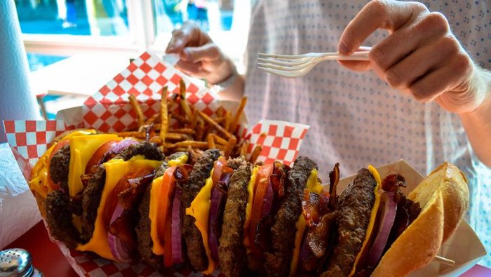 Fwd: Wargi Bandung! Ini Dia 7 Tempat Rekomendasi Burger Premium yang Cocok untuk Akhir Pekan