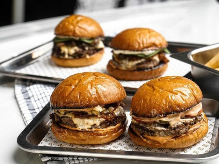 rekomendasi burger premium online di Jakarta dan sekitarnya.