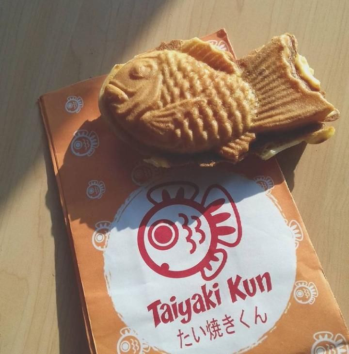 JAPANESE STREET FOOD: TAIYAKI - YouTube