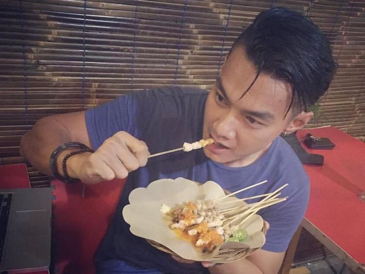Sate Taichan dan Kopi Jadi Makanan Favorit Artis FTV Agung Saga
