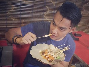 Sate Taichan dan Kopi Jadi Makanan Favorit Artis FTV Agung Saga
