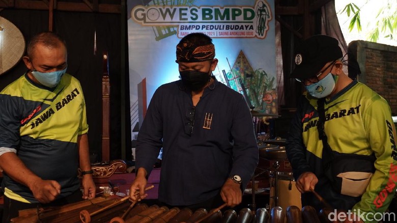 Saung Angklung Udjo Saung Angklung Udjo di Bandung.