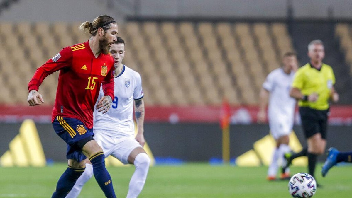 Sergio Ramos sudah 180 caps sejak debut di Spanyol tahun 2005 (AP/Miguel Angel Morenatti)