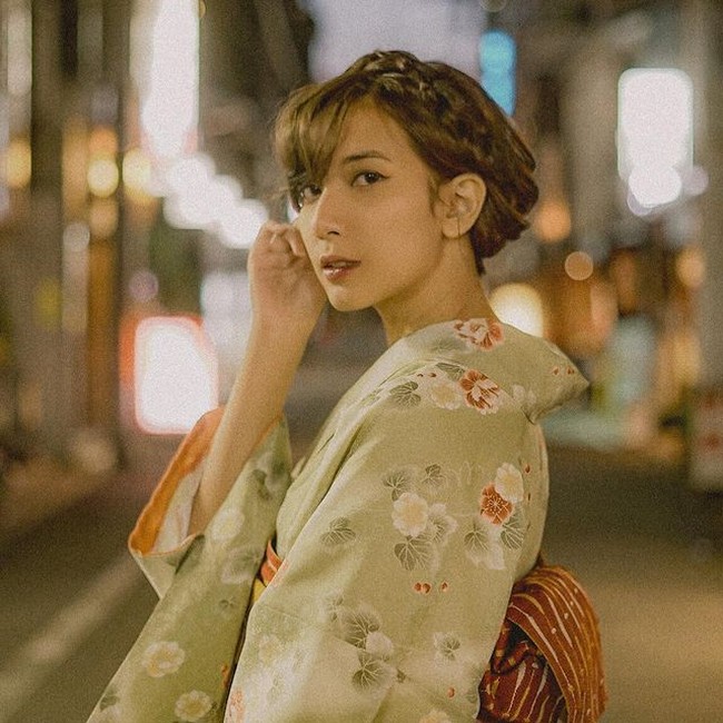 Di Instagram sendiri baik Vidi Aldiano maupun Sheila Dara jarang mengunggah momen-momen kebersamaan keduanya. Foto: Instagram/@sheiladaisha