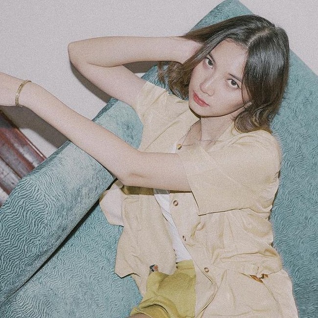 Beberapa FTV dan layar lebar sudah pernah dibintangi oleh Sheila Dara. Diantaranya ada Sabtu Bersama Bapak, Marmut Merah Jambu, Nanti Kita Cerita Tentang Hari Ini, dan masih banyak lagi. Foto: Instagram/@sheiladaisha