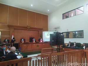 Pengacara Heran Jaksa Nilai Syahganda Berupaya Turunkan Presiden