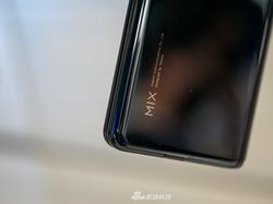 Tampilan Mewah  Xiaomi Mix Fold, Ponsel Layar Lipat Rp 20 Jutaan