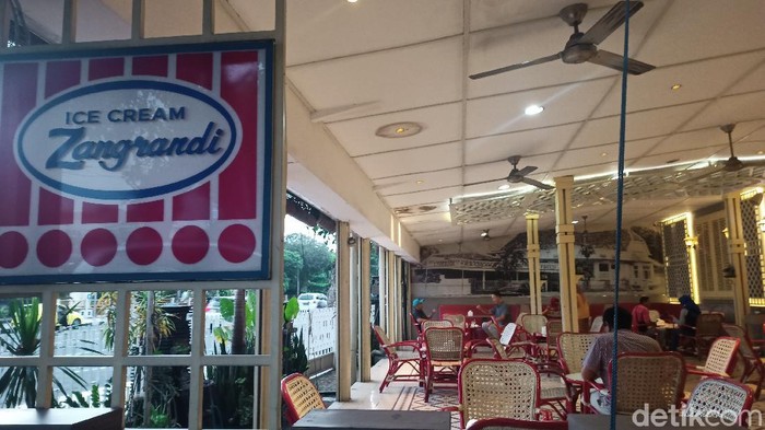 Es krim legendaris di Surabaya.