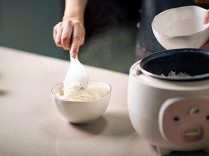 Pemerintah Mau Bagi-bagi 680.000 Rice Cooker, Siapa yang Bisa Dapat?