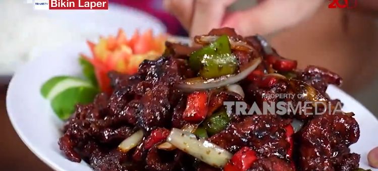 Bikin Laper! Sedapnya Sop Seafood dan Sapi Lada Hitam yang Empuk Juicy