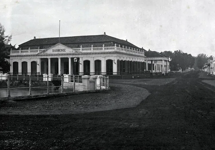 Lenyap Tanpa Jejak, Gedung Kolonial Jakarta Tinggal Foto