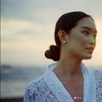 Danella Ilene merupakan model kelahiran Bali tahun 1996. Dia kini dikenal sebagai finalis Indonesias Next Top Model season pertama. Foto: Dok. Instagram @danellailene, Instagram @intm_nettv