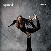 Danella Ilene bersinar di Indonesias Next Top Model. Dia beberapakali memenangkan tantangan foto, di antaranya Pose Black Angel, pose dengan cipratan warna dan pemotretan memakai lingkaran. Foto: Dok. Instagram @danellailene, Instagram @intm_nettv