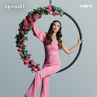 Danella Ilene diketahui pernah mengeyam pendidikan SMK hingga universitas di Bandung. Dia merupakan lulusan D3 dari Universitas Kristen Maranatha jurusan bahasa Inggris. Foto: Dok. Instagram @danellailene, Instagram @intm_nettv