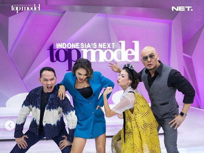 Deddy Corbuzier, Luna Maya dan juri Indonesias Next Top Model. Foto: Dok. Instagram @intm_nettv Deddy Corbuzier, Luna Maya dan juri Indonesias Next Top Model. Foto: Dok. Instagram @intm_nettv