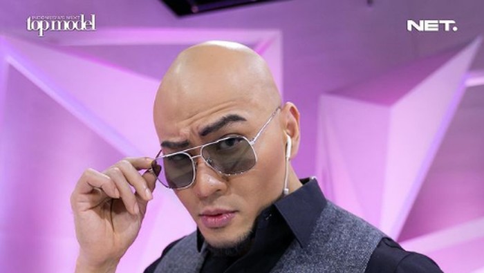 Deddy Corbuzier juri Indonesias Next Top Model