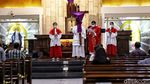 Ibadah Jumat Agung yang Khidmat di Gereja Salib Suci